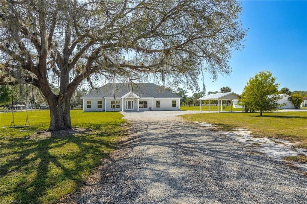 1299 Ivan BLVD LABELLE, FL 33935