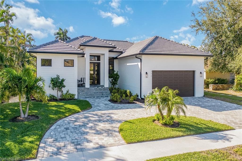 370 Regatta ST MARCO ISLAND, FL 34145