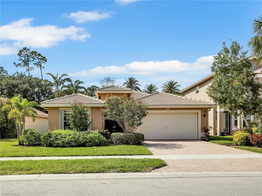 2347 Butterfly Palm DR NAPLES, FL 34119