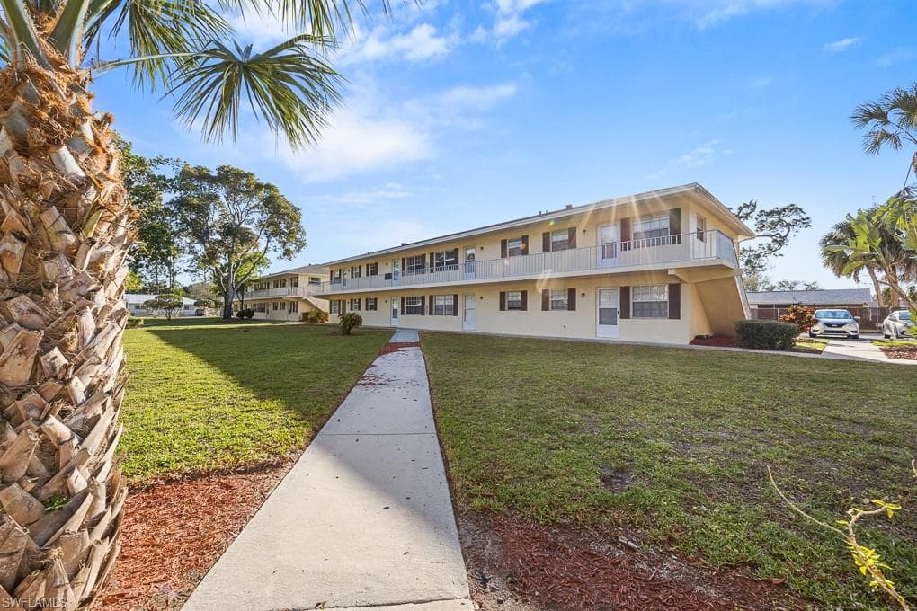 3325 Airport RD N D3 NAPLES, FL 34105