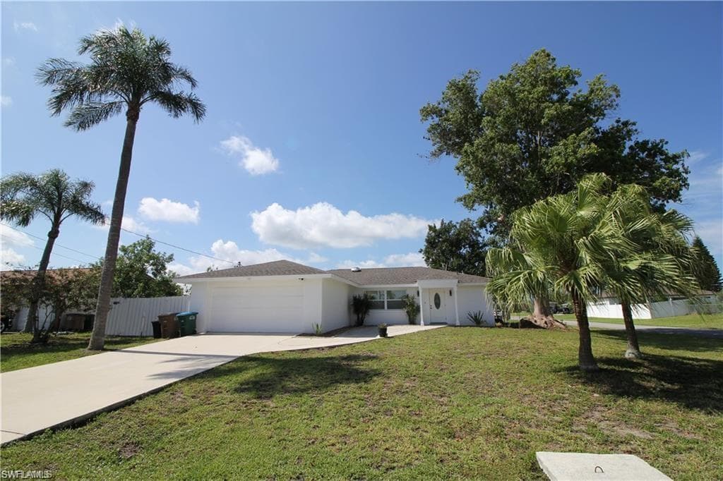1300 SE 31st TER CAPE CORAL, FL 33904