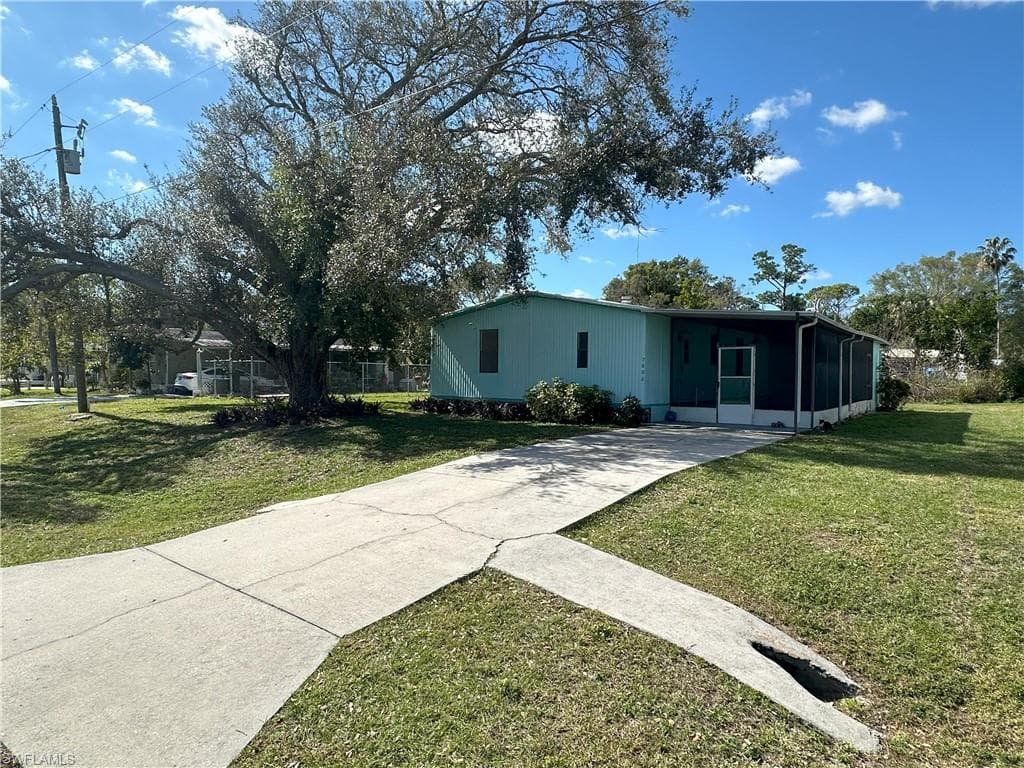 7606 Peyraud DR NORTH FORT MYERS, FL 33917