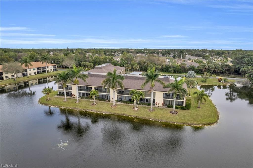 4640 Chantelle DR N102 NAPLES, FL 34112