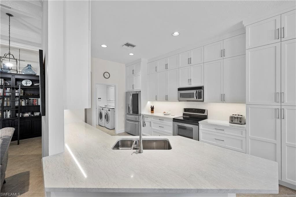 15521 Cadiz LN NAPLES, FL 34110