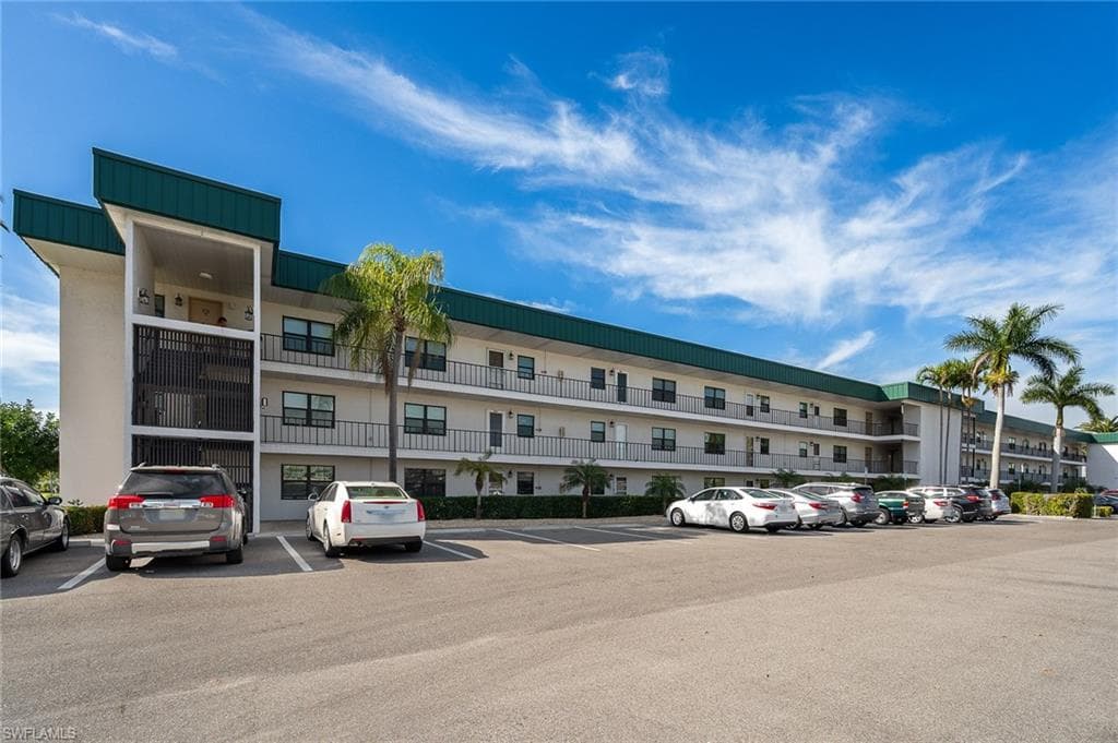 1747 Pebble Beach DR 105 FORT MYERS, FL 33907