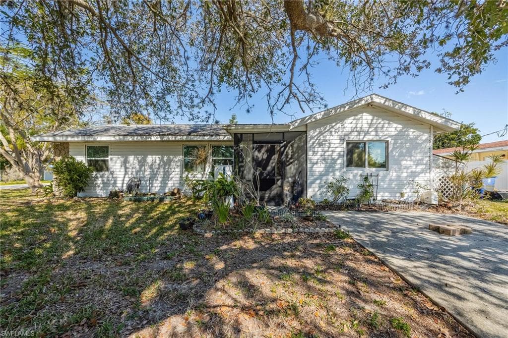 13302 2nd ST FORT MYERS, FL 33905