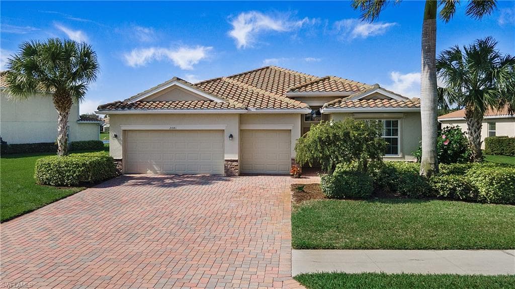 2081 Satsuma LN NAPLES, FL 34120