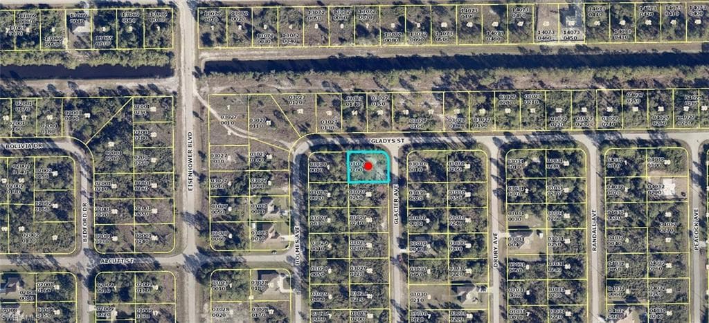 704 Glacier AVE LEHIGH ACRES, FL 33974
