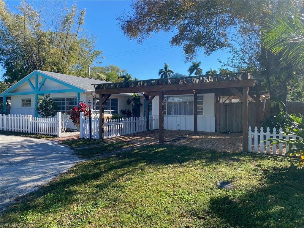 1560 Maravilla AVE FORT MYERS, FL 33901