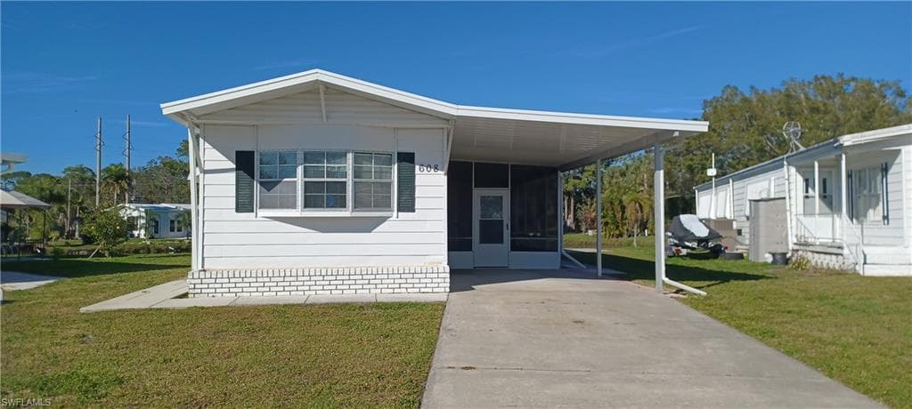 608 Sand Lake CT NORTH FORT MYERS, FL 33917