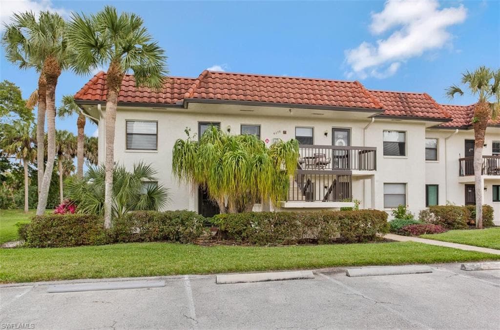 4278 27th CT SW 202 NAPLES, FL 34116