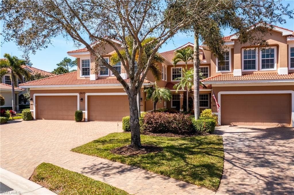 7837 Hawthorne DR 1101 NAPLES, FL 34113