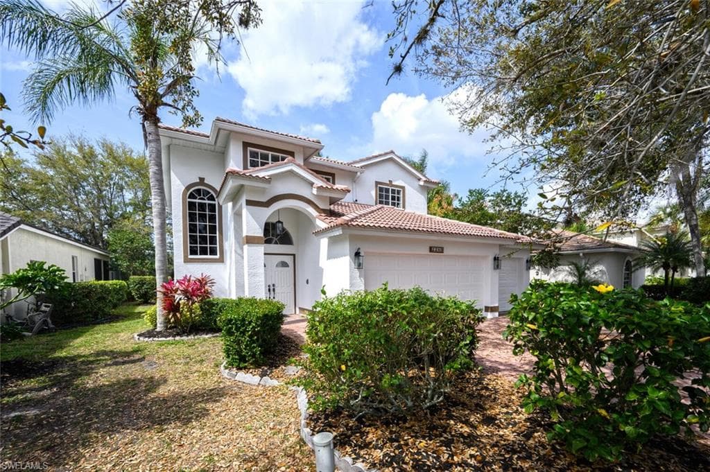 2380 Heritage Greens DR NAPLES, FL 34119