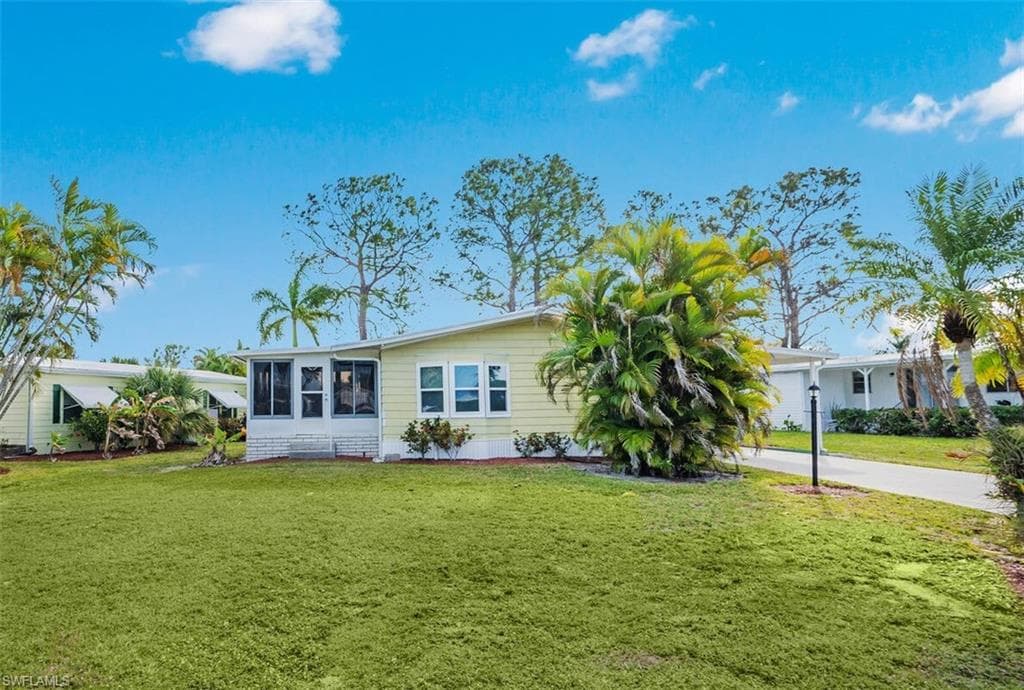 94 Le Mans DR NAPLES, FL 34112