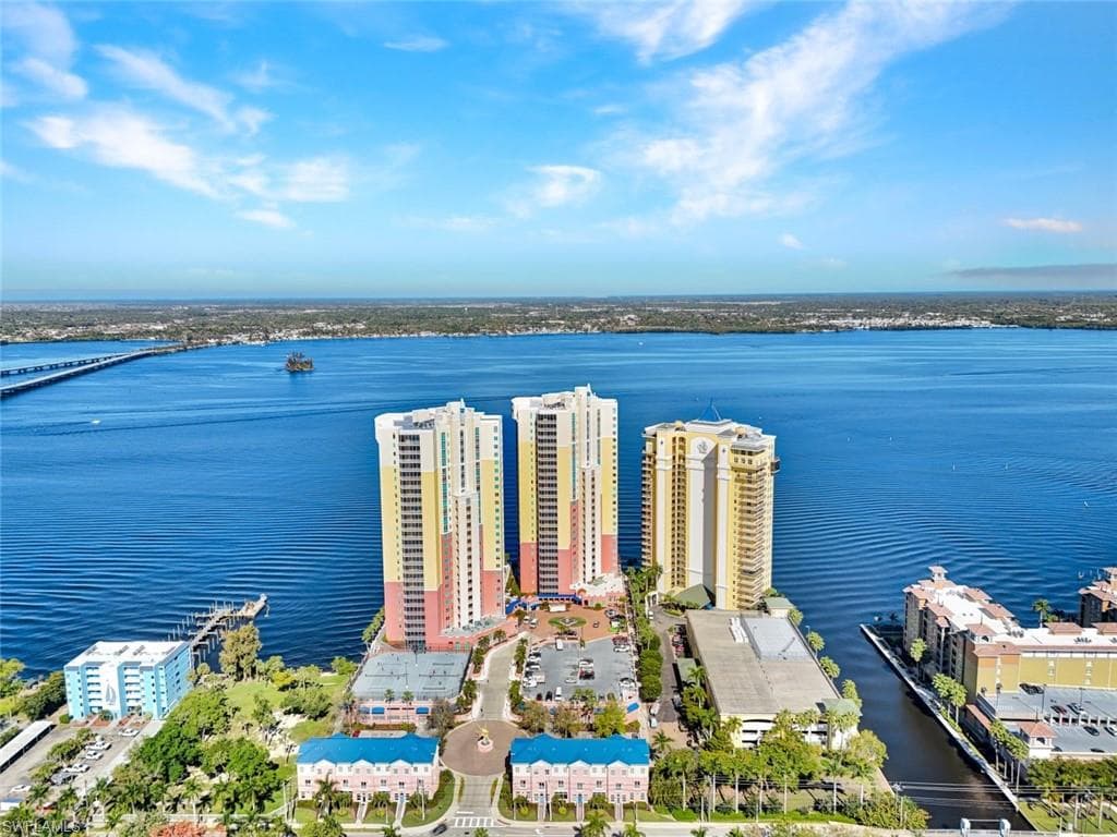 2745 1st ST 2204 FORT MYERS, FL 33916