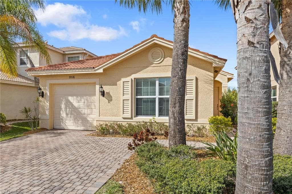11016 Yellow Poplar DR FORT MYERS, FL 33913