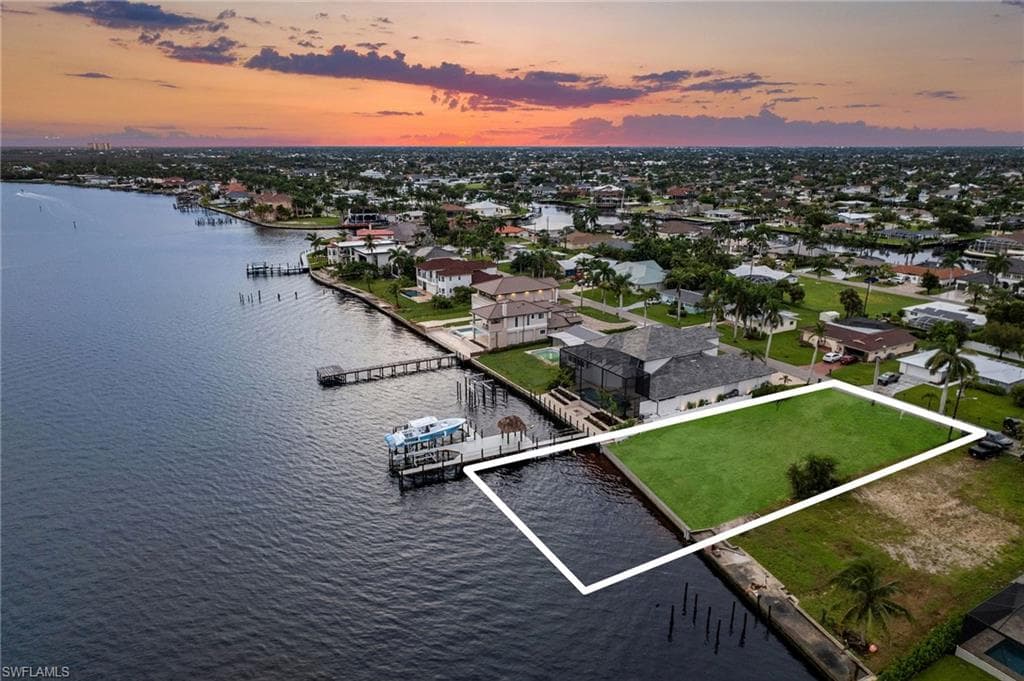 550 Coral DR CAPE CORAL, FL 33904