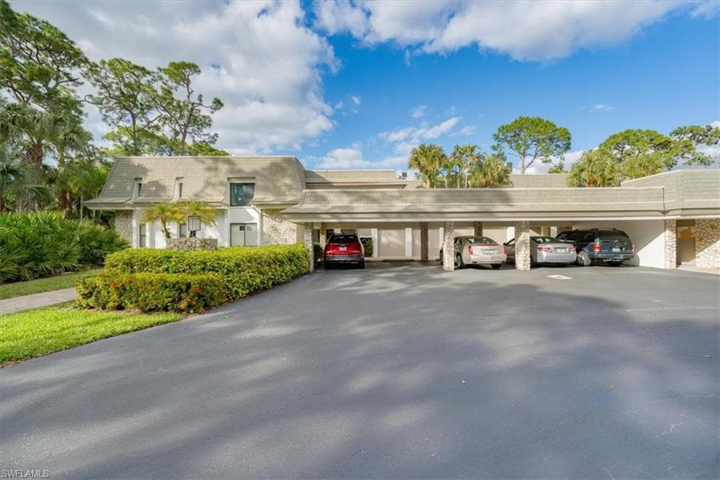 723 Wildwood LN NAPLES, FL 34105