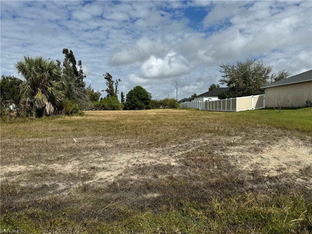 2705 NW 10th TER CAPE CORAL, FL 33993