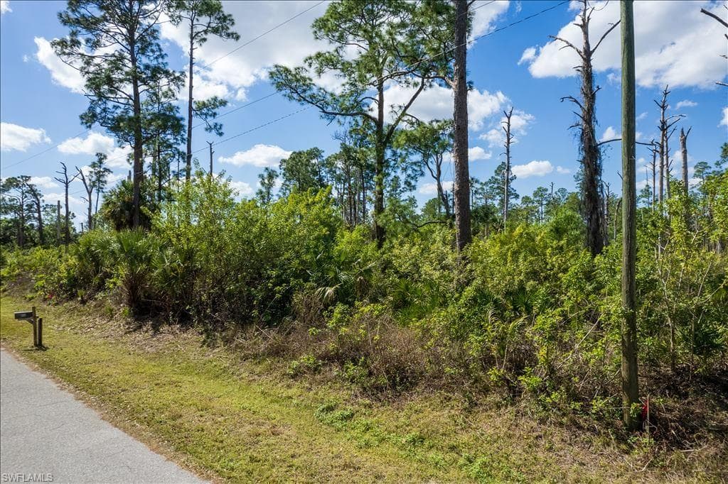 809 Irving AVE LEHIGH ACRES, FL 33972