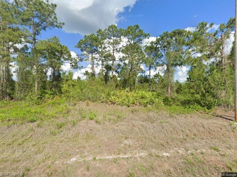 527 Aspen AVE S LEHIGH ACRES, FL 33974