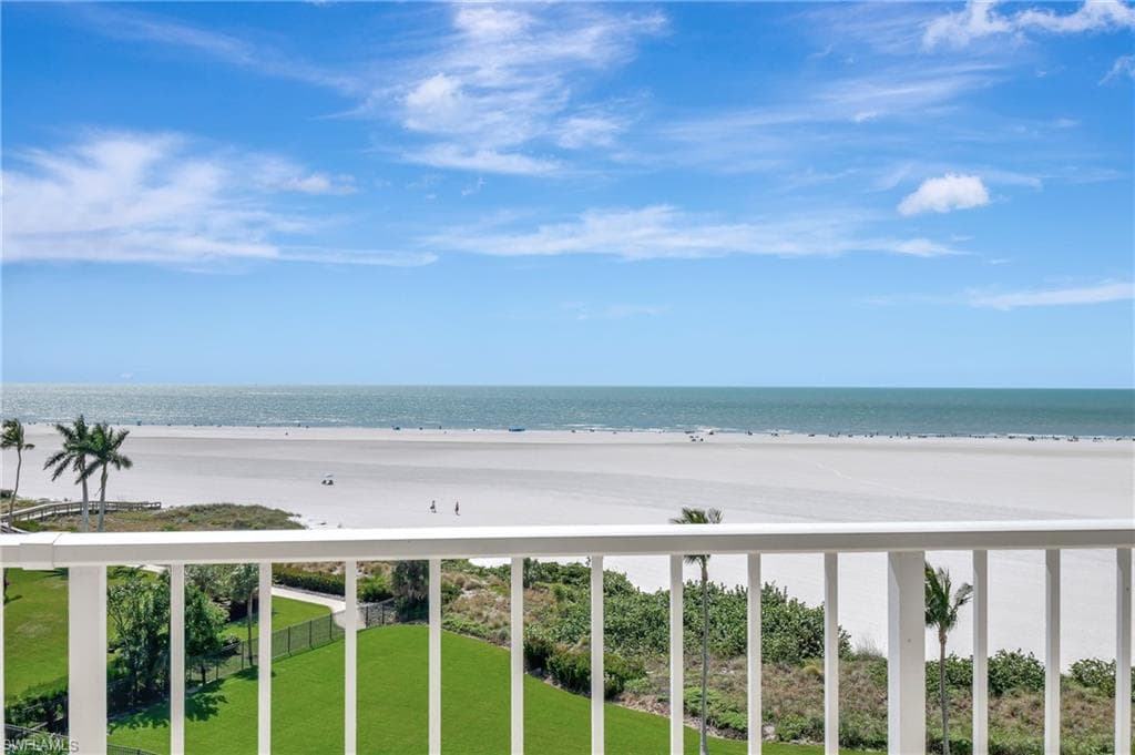 260 Seaview CT 705 MARCO ISLAND, FL 34145