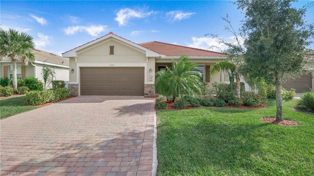 3600 Hampton CIR ALVA, FL 33920
