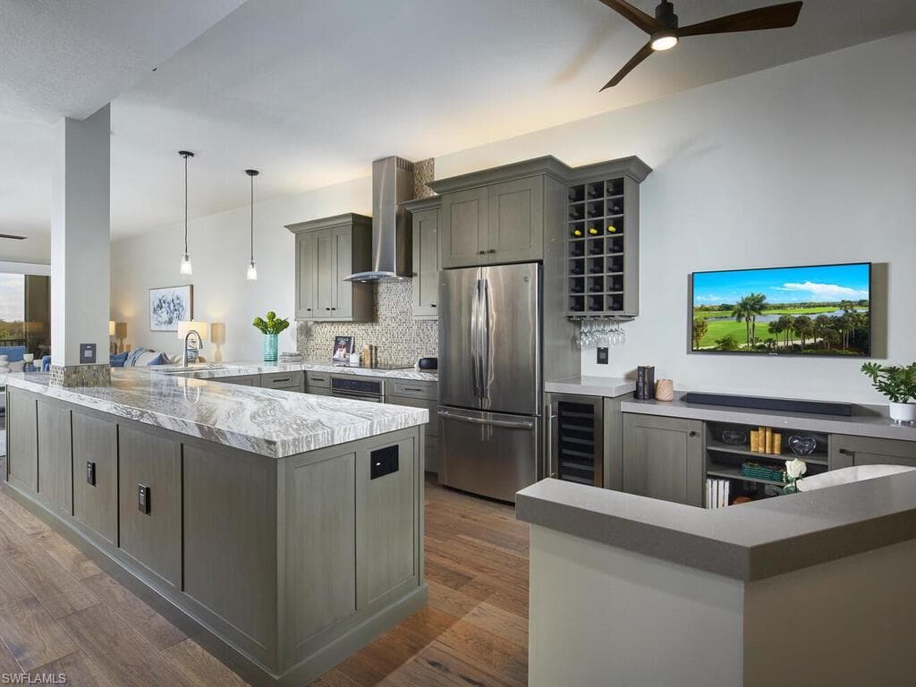 7655 Pebble Creek CIR 404 NAPLES, FL 34108