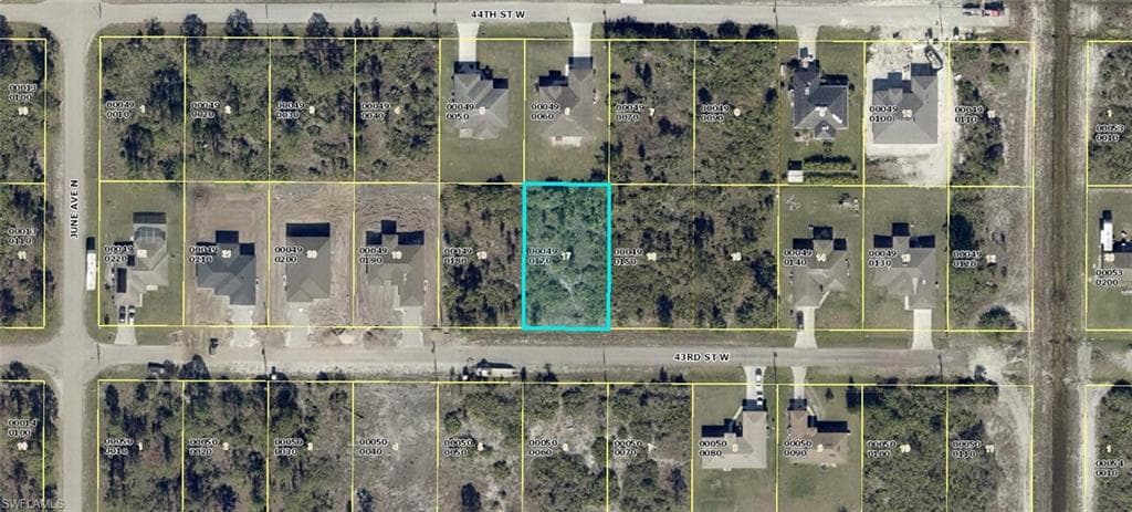 2810 43rd ST W LEHIGH ACRES, FL 33971
