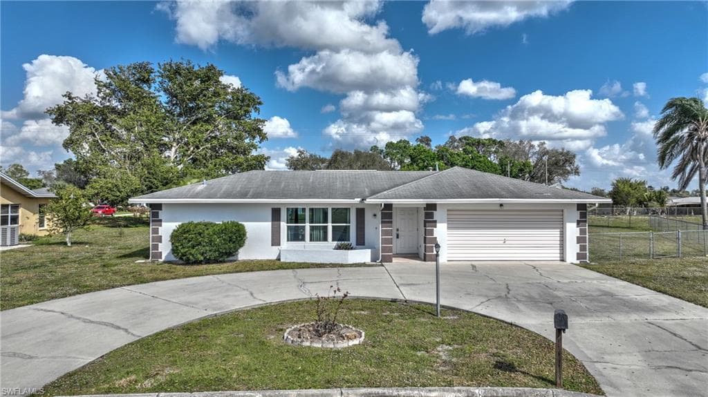 249 Brookside ST LEHIGH ACRES, FL 33936