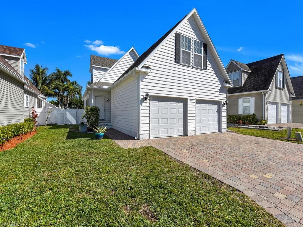 401 Leawood CIR NAPLES, FL 34104