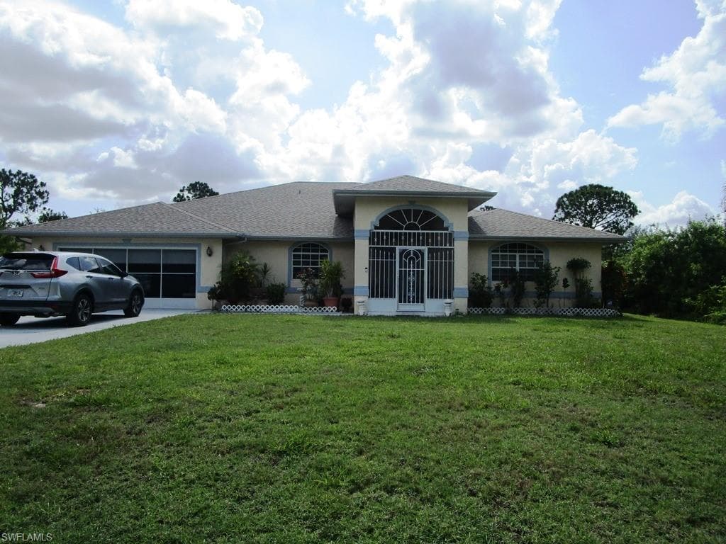 520 Desoto AVE LEHIGH ACRES, FL 33972