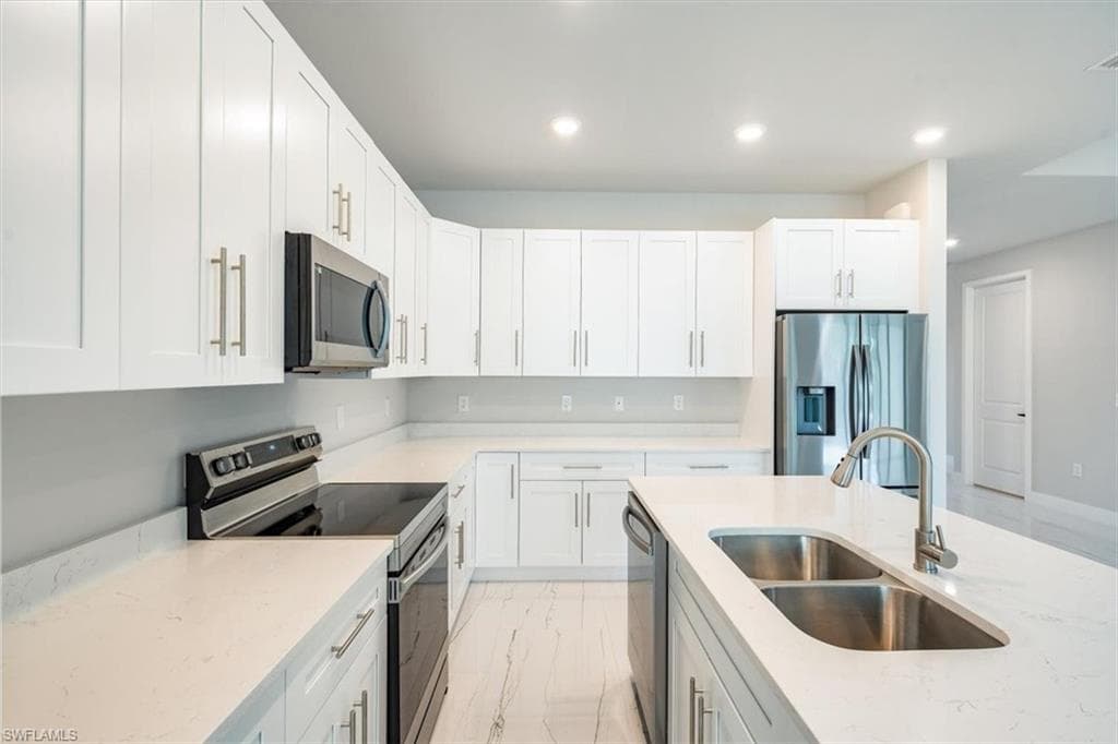 12086 Maiden LN BONITA SPRINGS, FL 34135