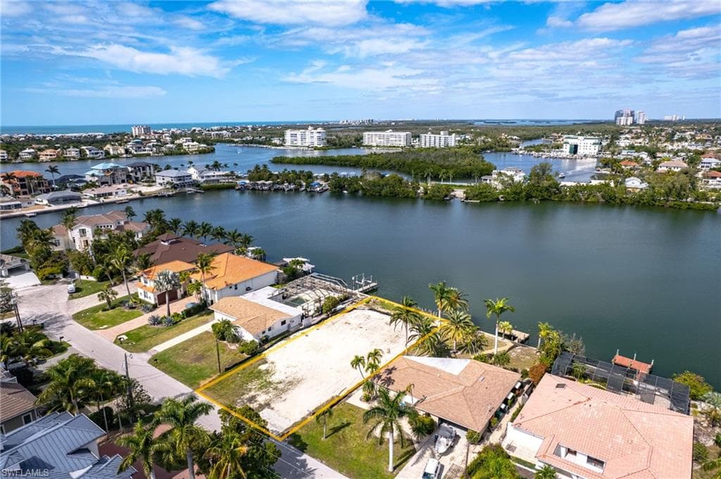 251 6th ST BONITA SPRINGS, FL 34134
