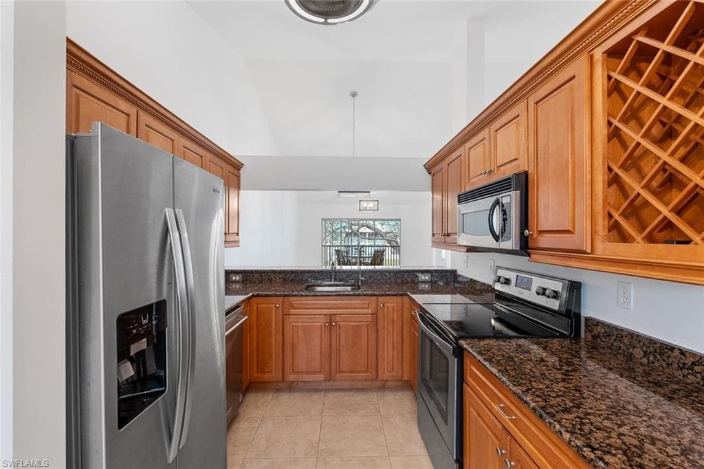 120 Pebble Shores DR 5-206 NAPLES, FL 34110
