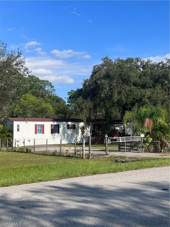 855 N Cabbage Palm ST CLEWISTON, FL 33440