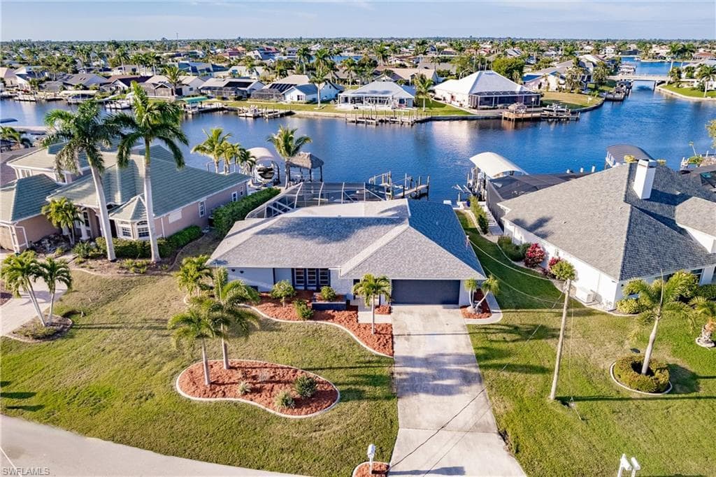 527 SW 57th ST CAPE CORAL, FL 33914