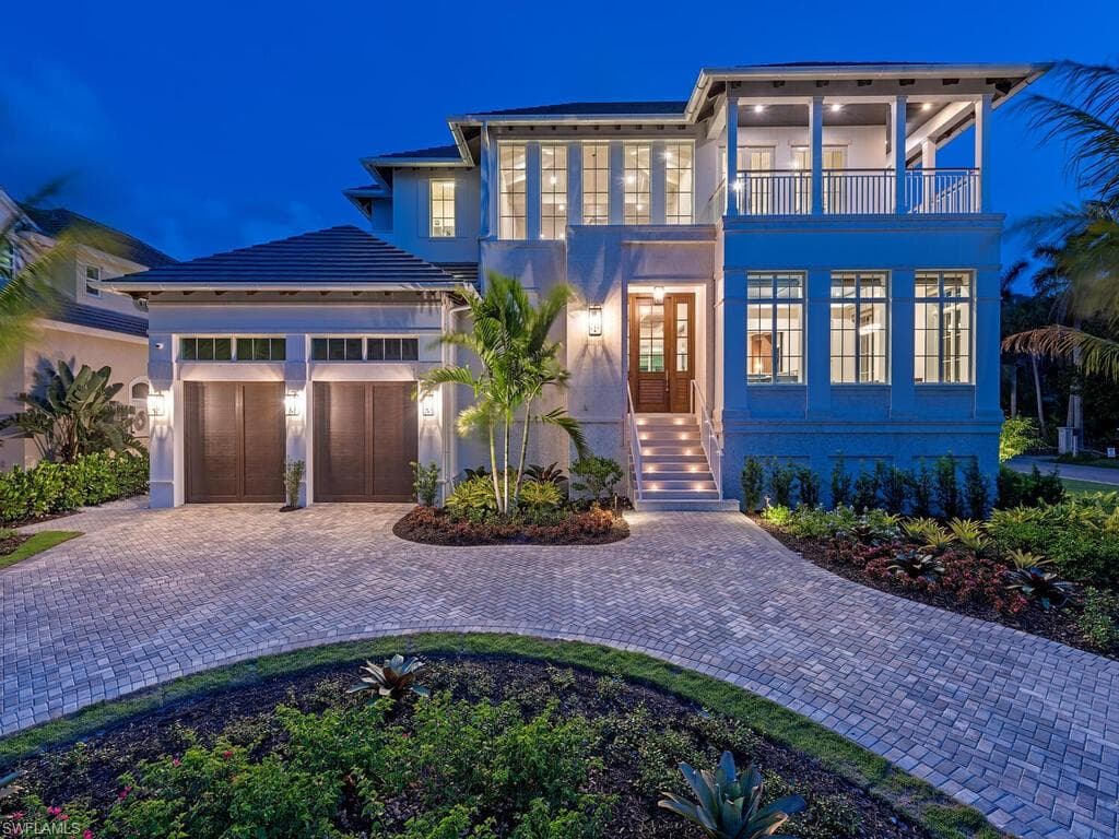1835 Gulf Shore BLVD S NAPLES, FL 34102