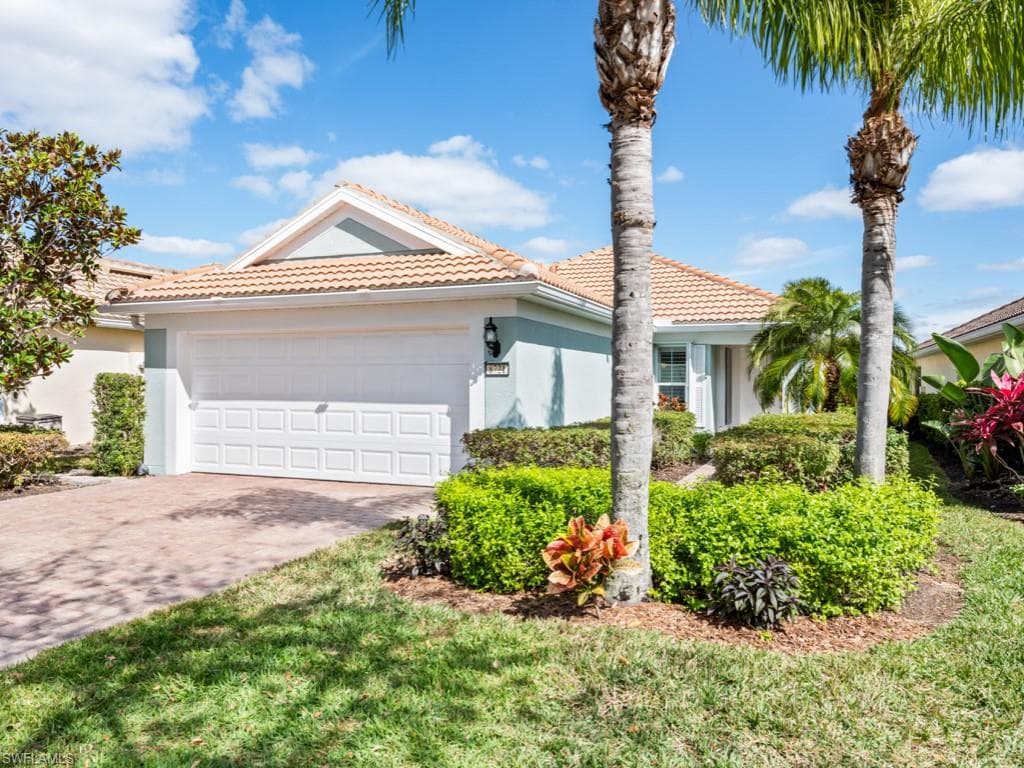 8721 Querce CT NAPLES, FL 34114
