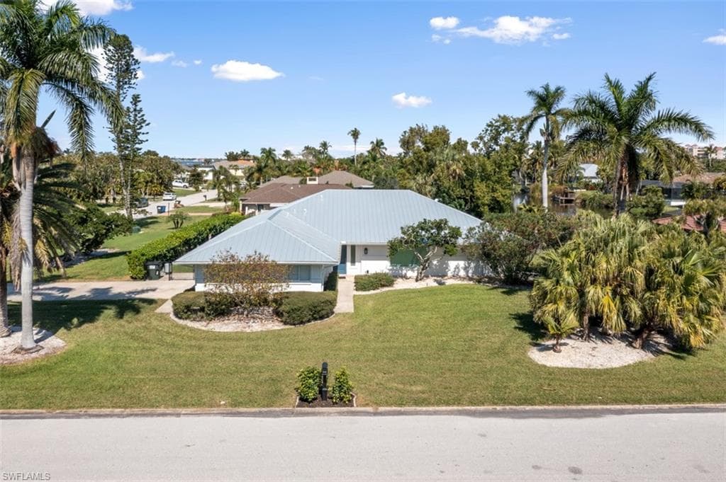 15061 Bonaire CIR FORT MYERS, FL 33908