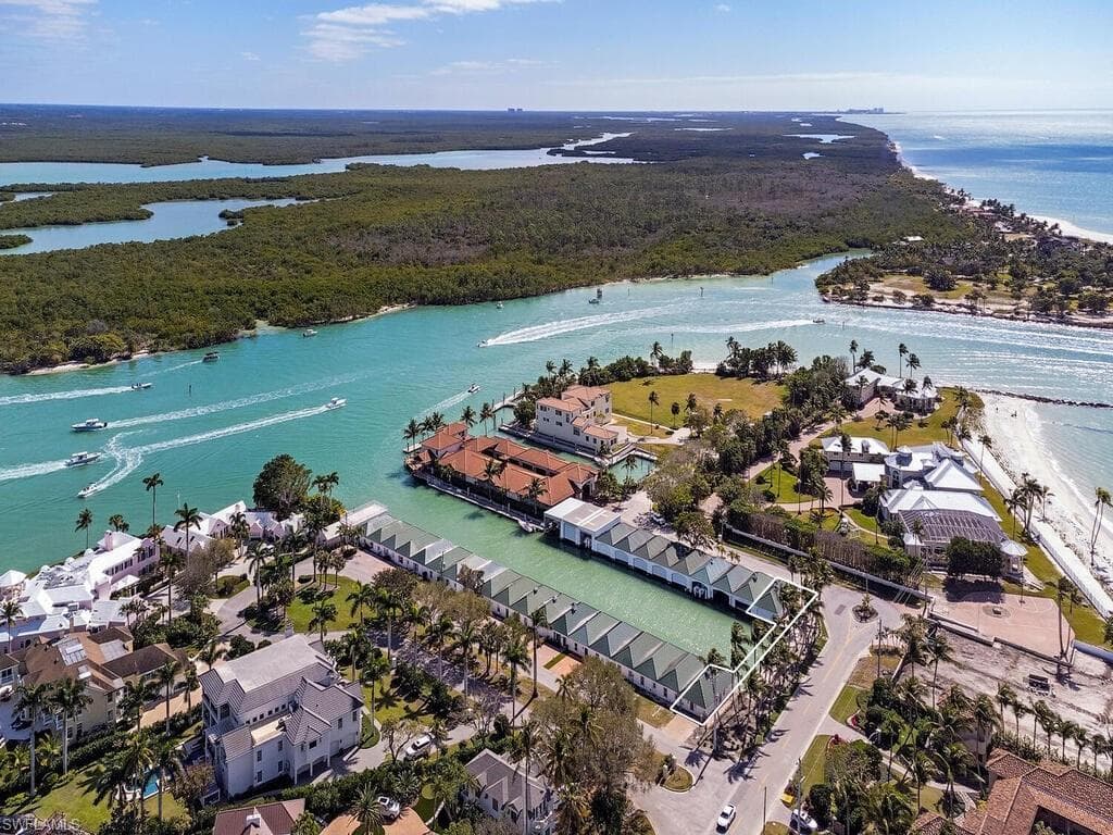 63 Cove LN NAPLES, FL 34102