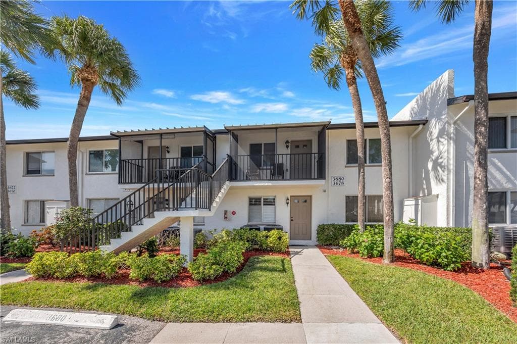 3678 Arctic CIR 109 NAPLES, FL 34112