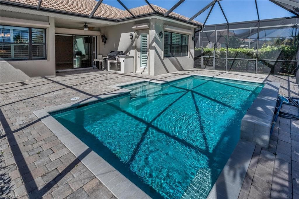 1646 Serrano CIR NAPLES, FL 34105