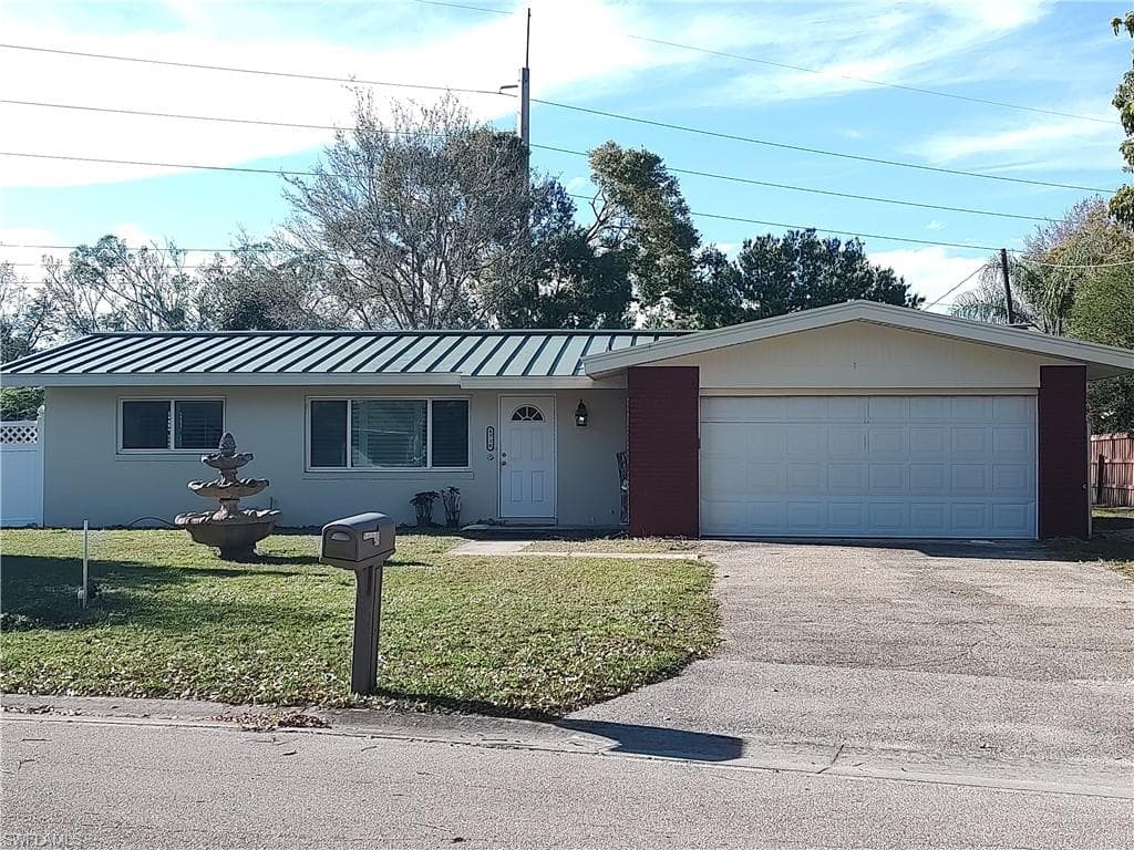 4330 Tufts AVE FORT MYERS, FL 33901