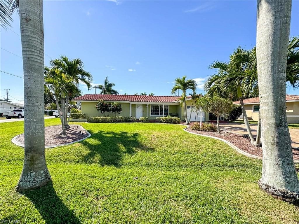 444 Coral DR CAPE CORAL, FL 33904