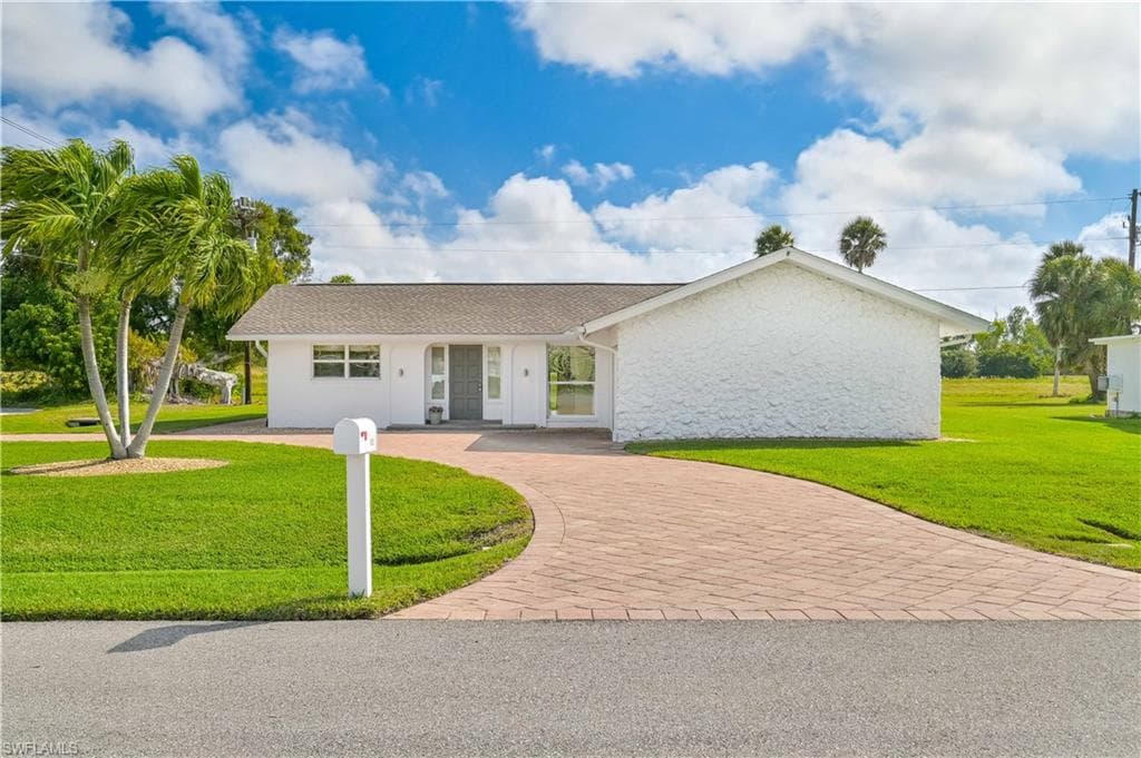 4201 SE 4th PL CAPE CORAL, FL 33904