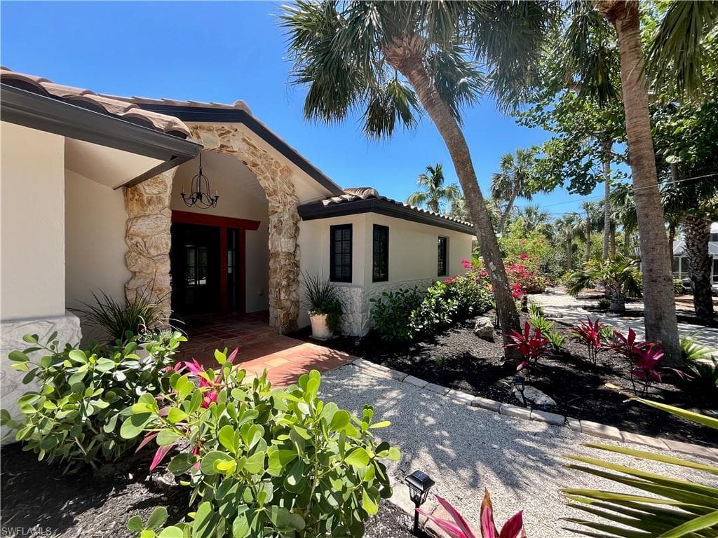 911 S Yachtsman DR SANIBEL, FL 33957