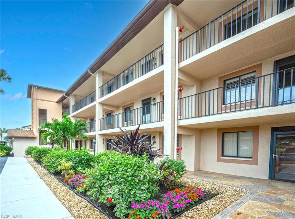7340 Saint Ives WAY 3206 NAPLES, FL 34104