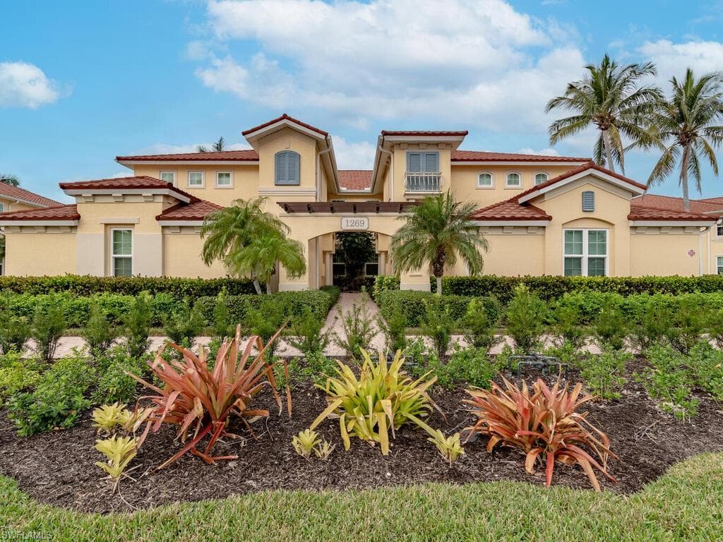 1269 RIALTO WAY 101 NAPLES, FL 34114
