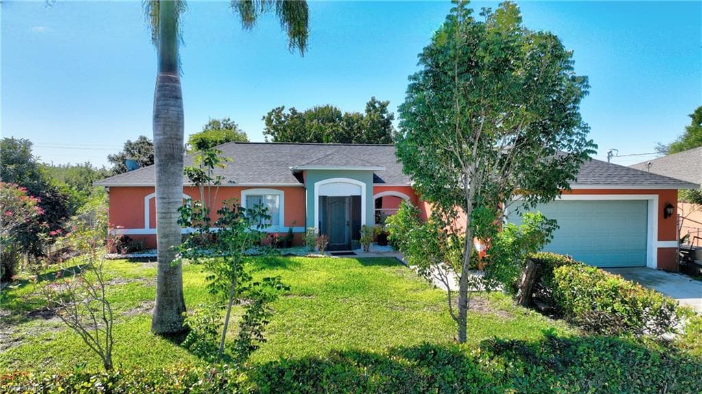 3205 7th ST SW LEHIGH ACRES, FL 33976